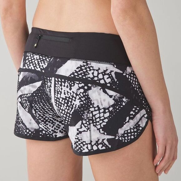 Lululemon Athleta Speed Shorts in Static Mist. - Picture 8 of 8
